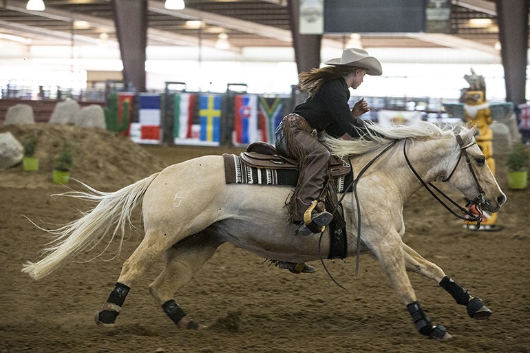 Heather Burchnall and her horse, Roosters Siouxweet, race toward the finish line at the 2017 Extreme Cowboy Association World Championships.