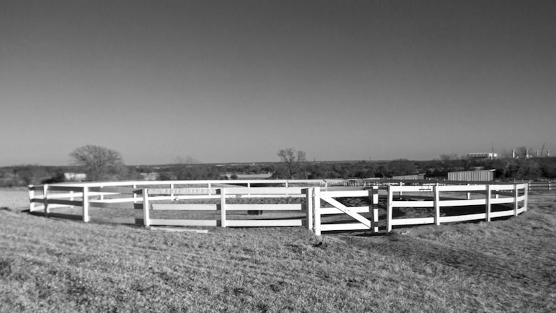 wooden fence roundpen