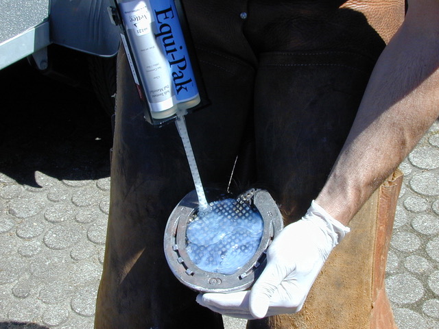 EquiPak pour-in pad