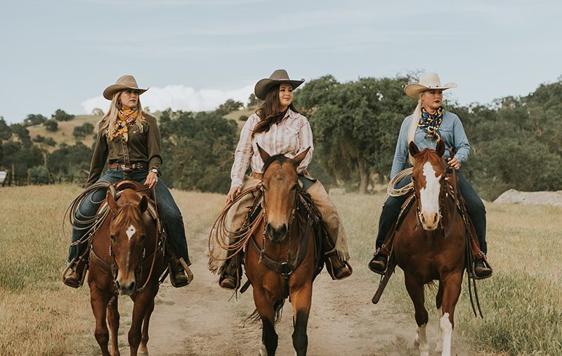 Mane n Tail cowgirls
