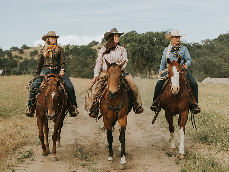 Mane n Tail cowgirls