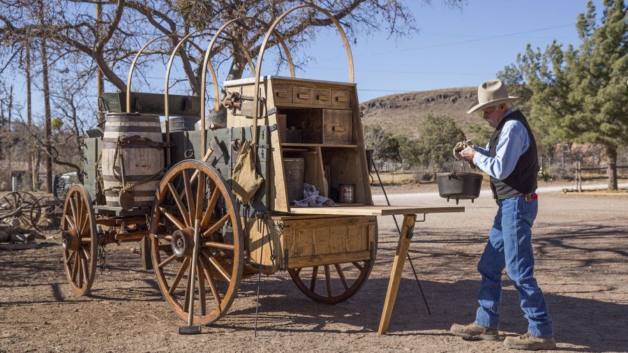 Glenn Moreland cooks off a chuckwagon