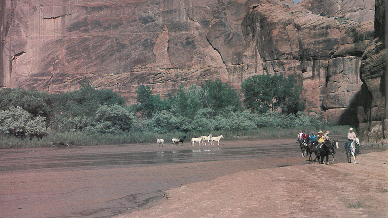 A week-long trek in Canyon de Chelly National Monument gave riders a firsthand look at how the Anasazi lived hundreds of years ago.