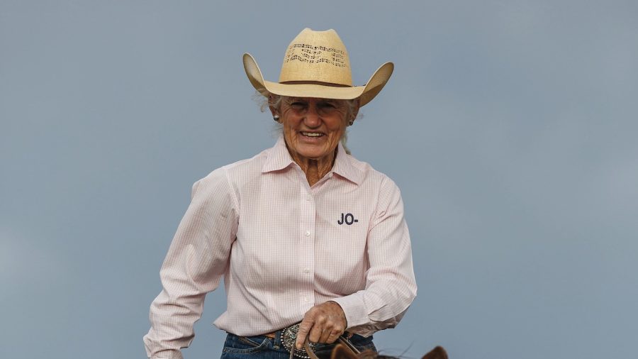 Architect-turned-rancher Amanda Mayfield, makes the most of life in the Chihuahuan Desert, raising and shipping cattle in the Southwest.