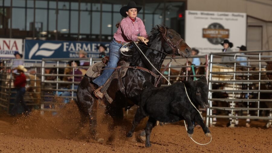 Jessie Perkins with Cee Bueno, the AQHA High-Point Amateur Breakaway Horse.